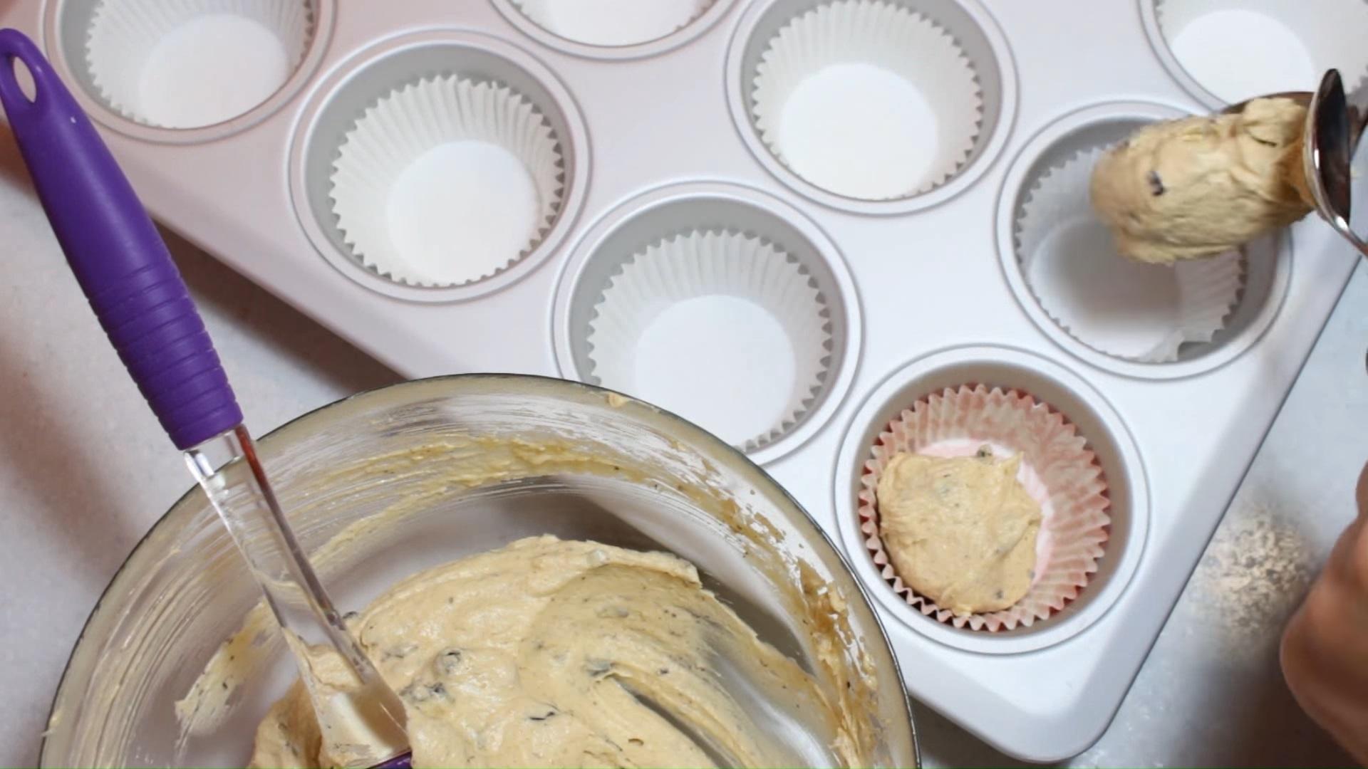 Recepta - Cupcakes de festucs amb xips de xocolata - Pas 6