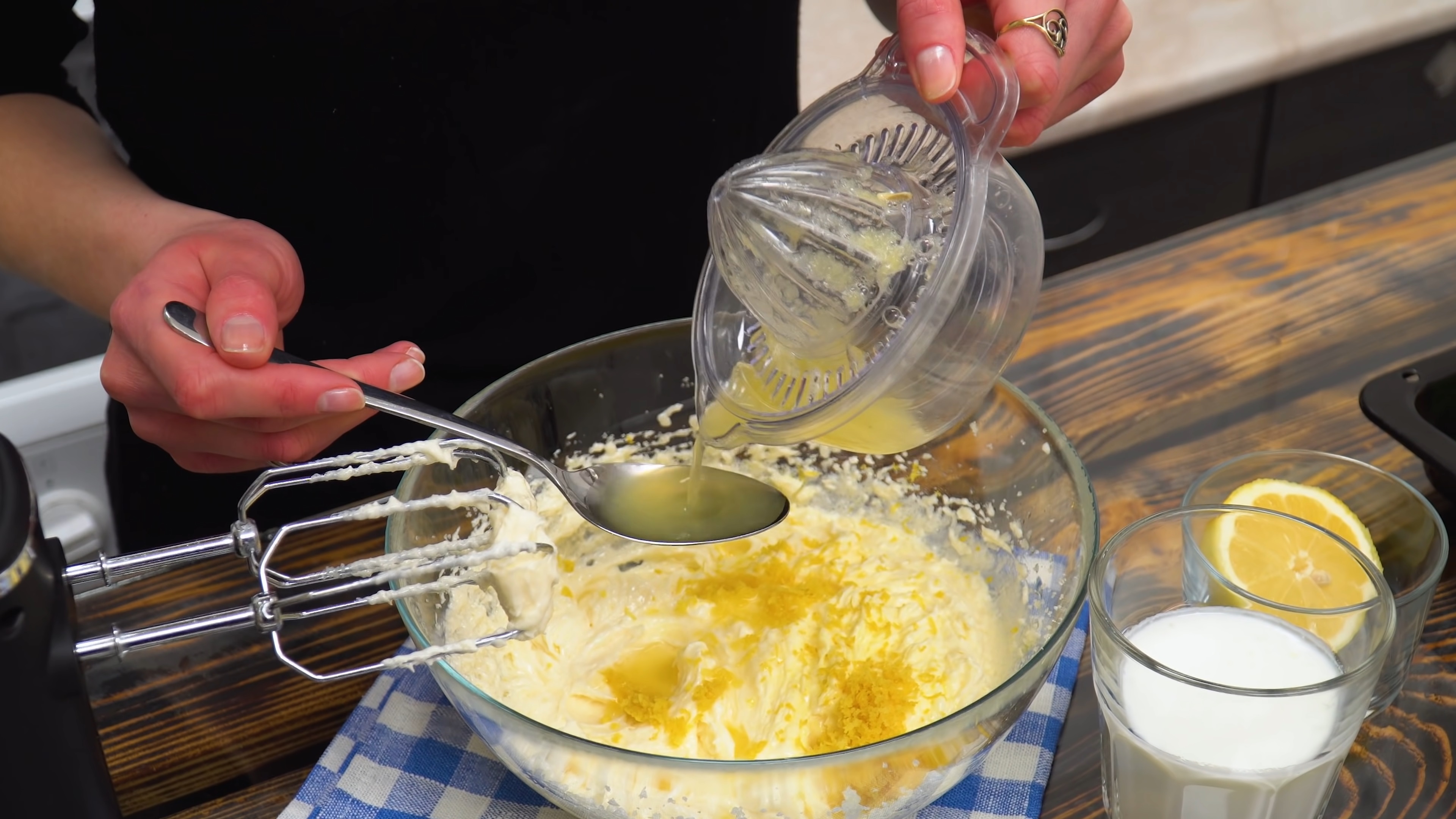 Resipi - Lemon Kefir Muffins - Hakbang 4