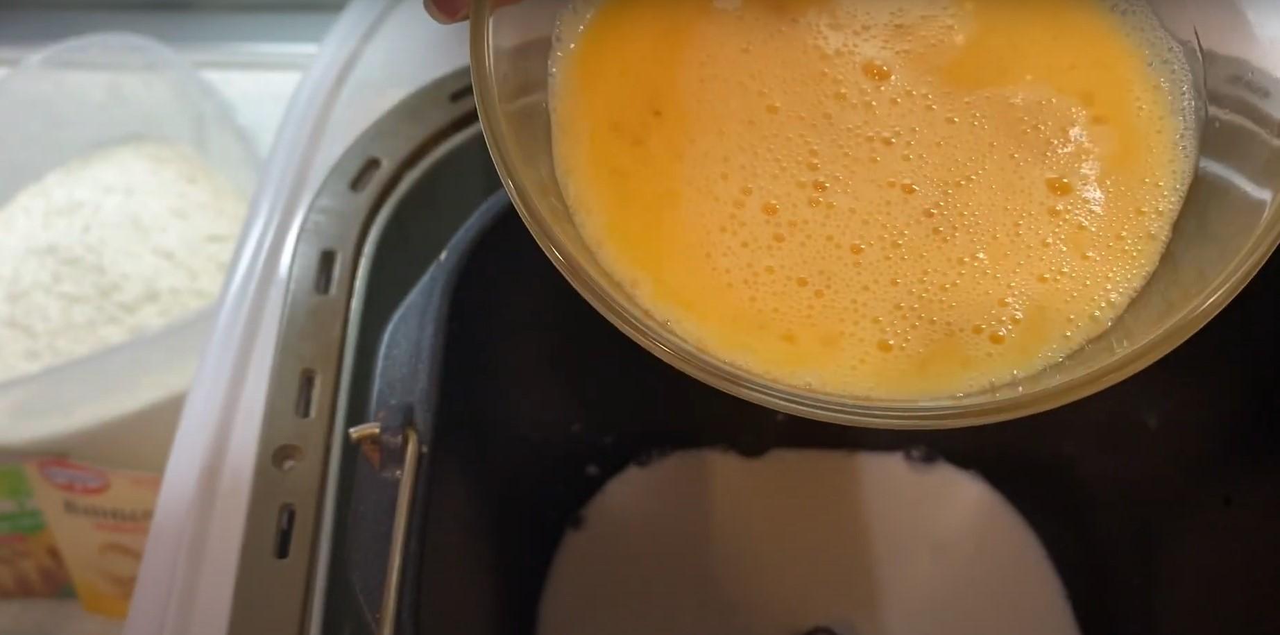 وصفة عجينة كعكة عيد الفصح باستخدام الخميرة الجافة لآلة الخبز - الخطوة 3