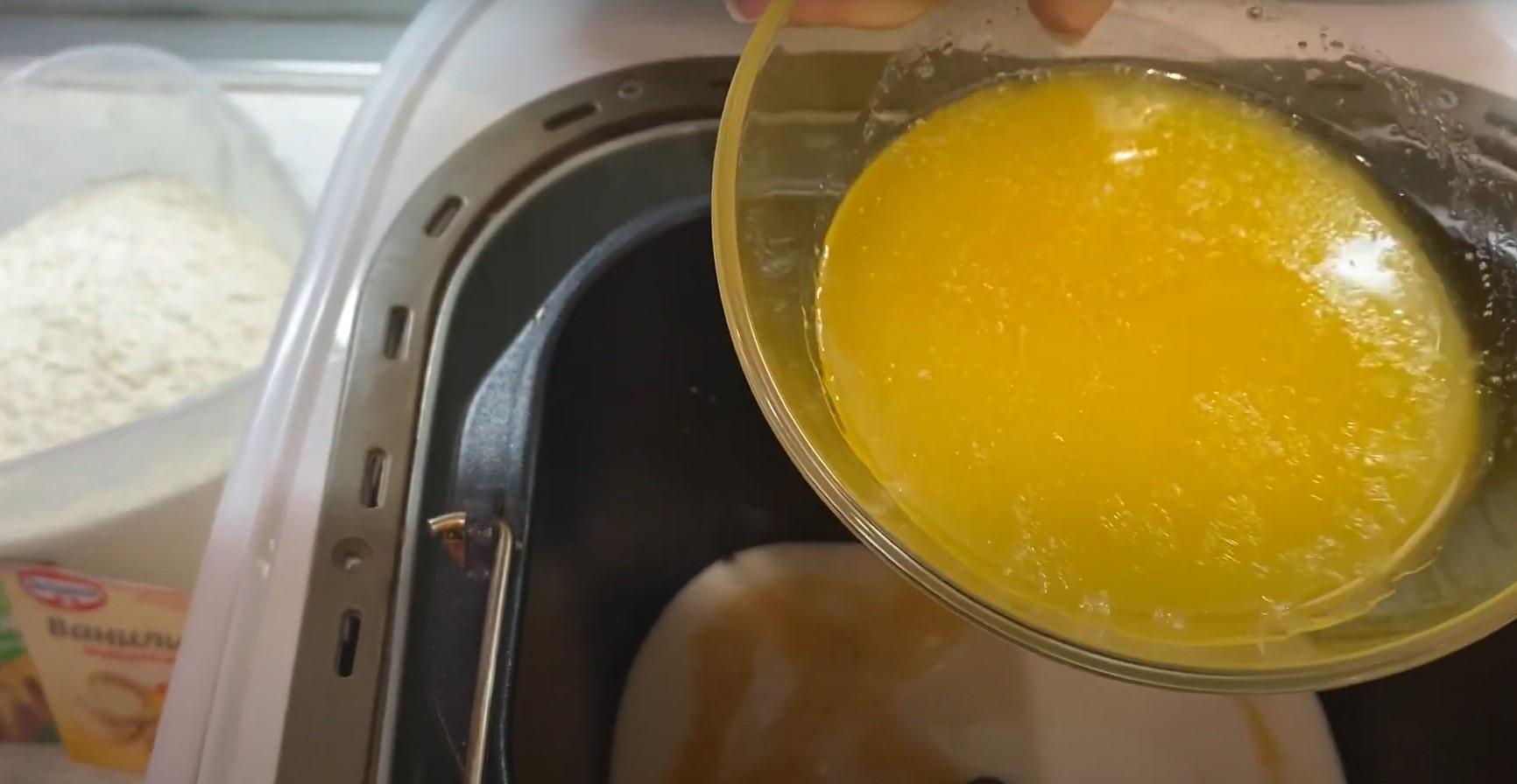 وصفة عجينة كعكة عيد الفصح باستخدام الخميرة الجافة لآلة الخبز - الخطوة 4