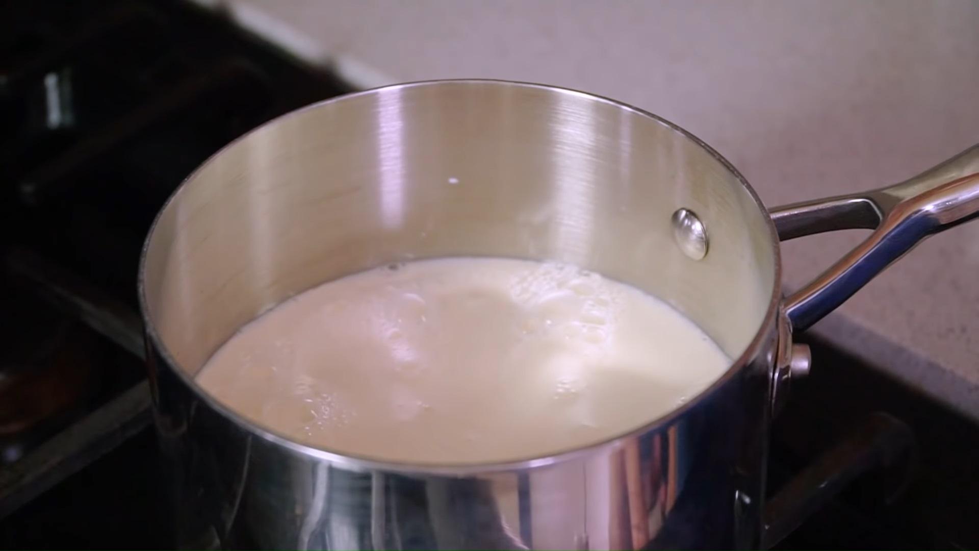 وصفة آيس كريم الفستق الإيطالي محلي الصنع - الخطوة 1