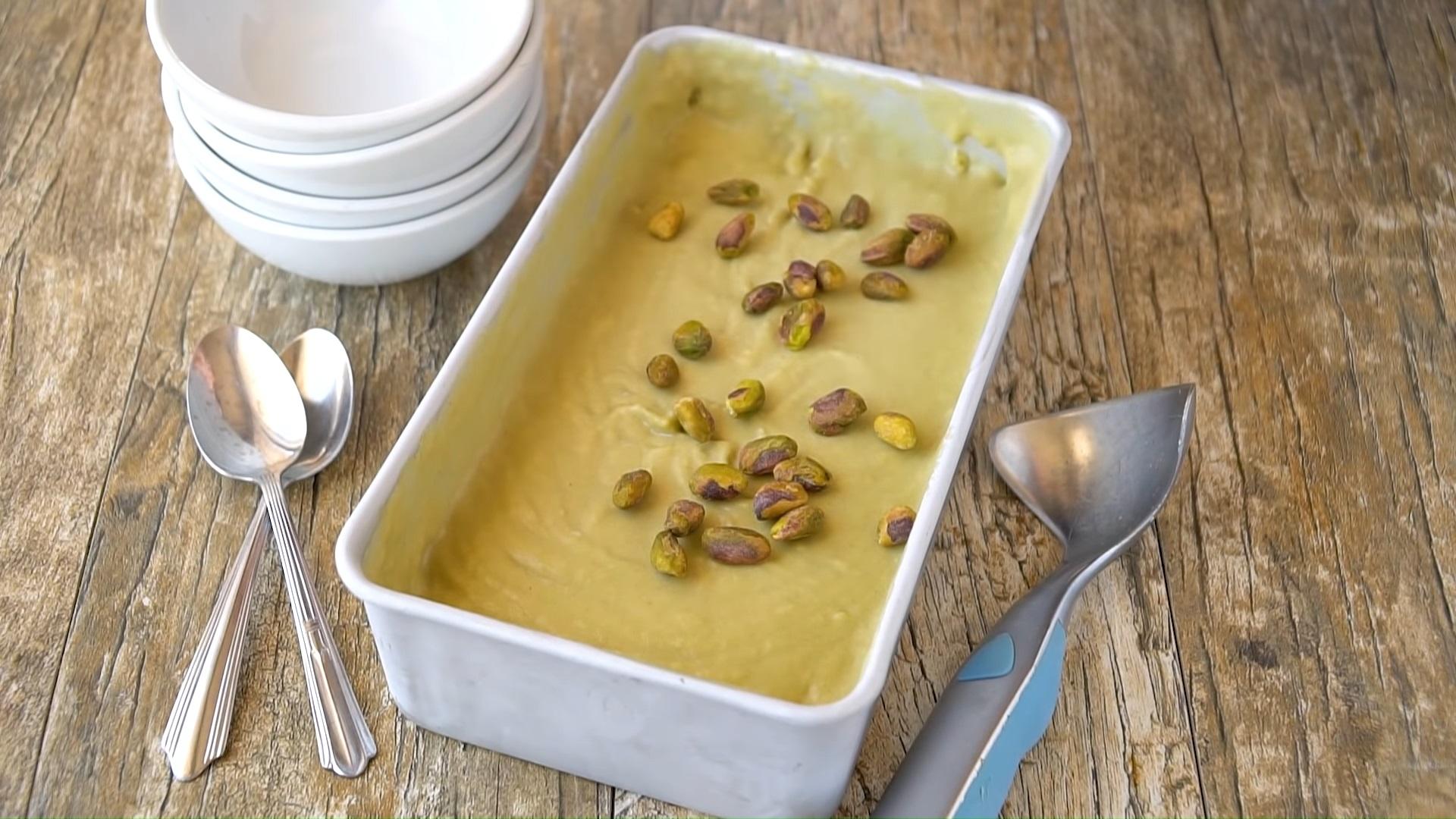 وصفة آيس كريم الفستق الإيطالي محلي الصنع - الخطوة 6