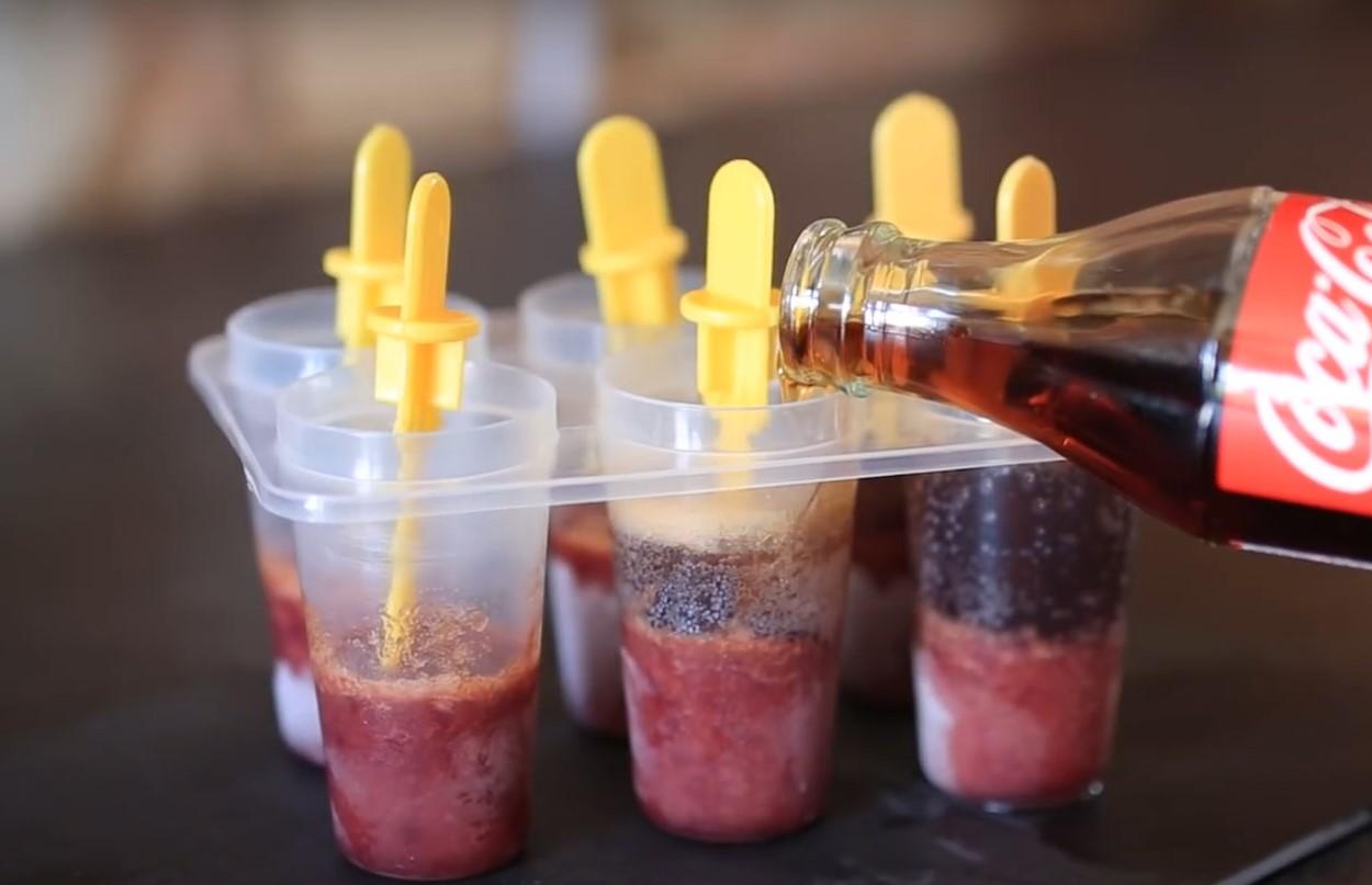 وصفة آيس كريم بنكهة الكرز والكولا - الخطوة 7