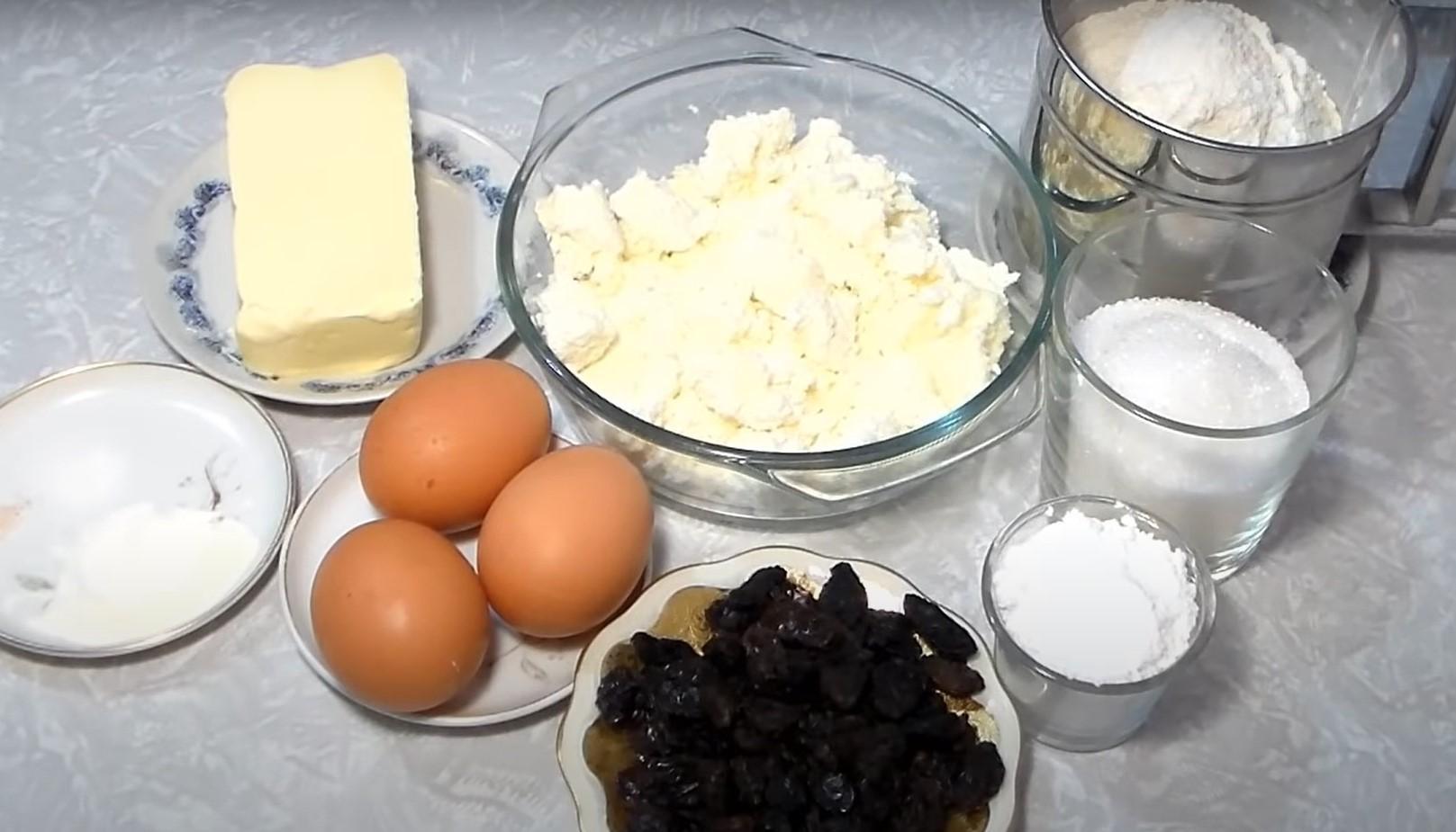 Opskrift på hytteost- og rosinmuffins - Trin 1