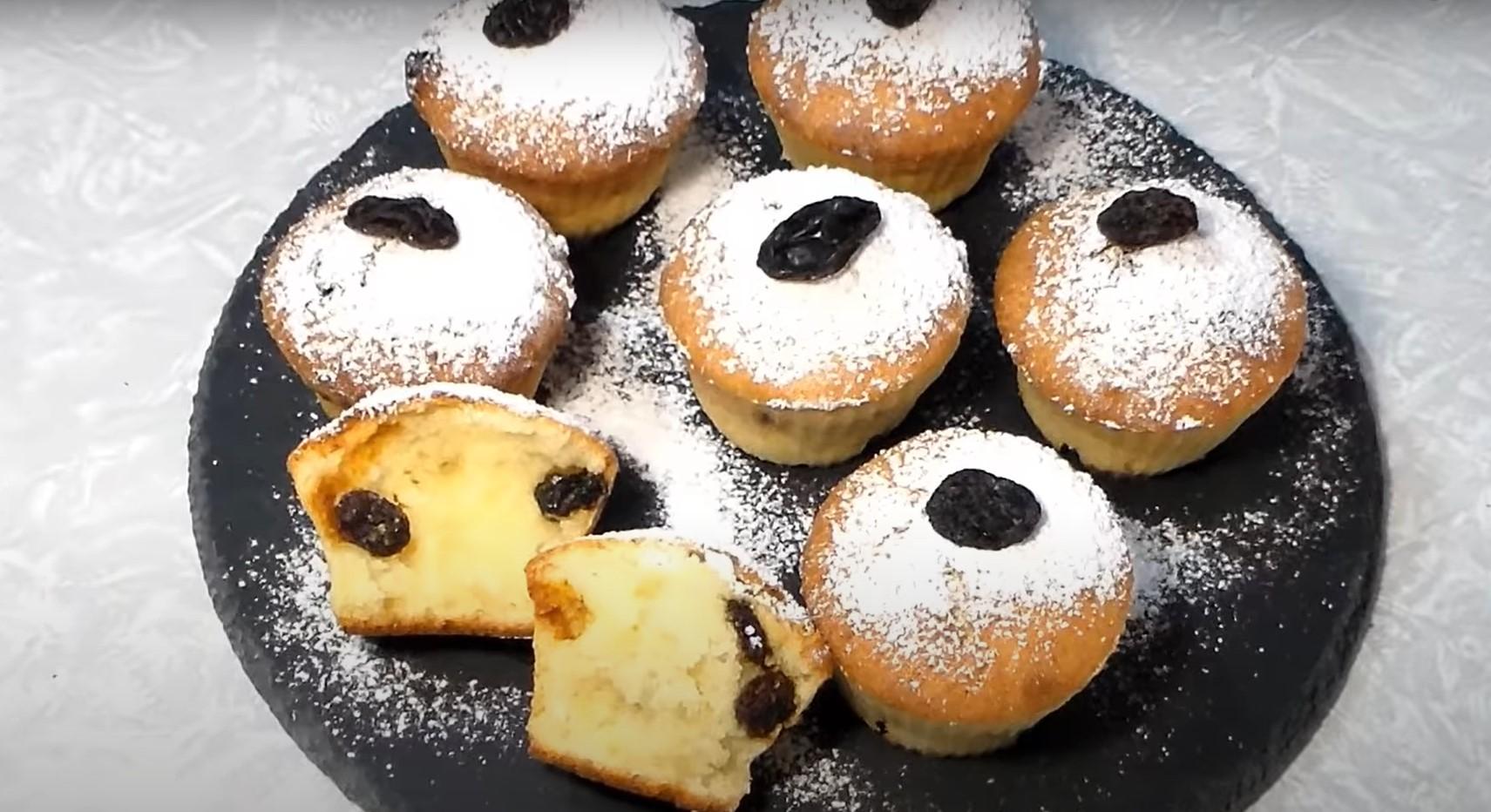 Opskrift på hytteost- og rosinmuffins - Trin 10