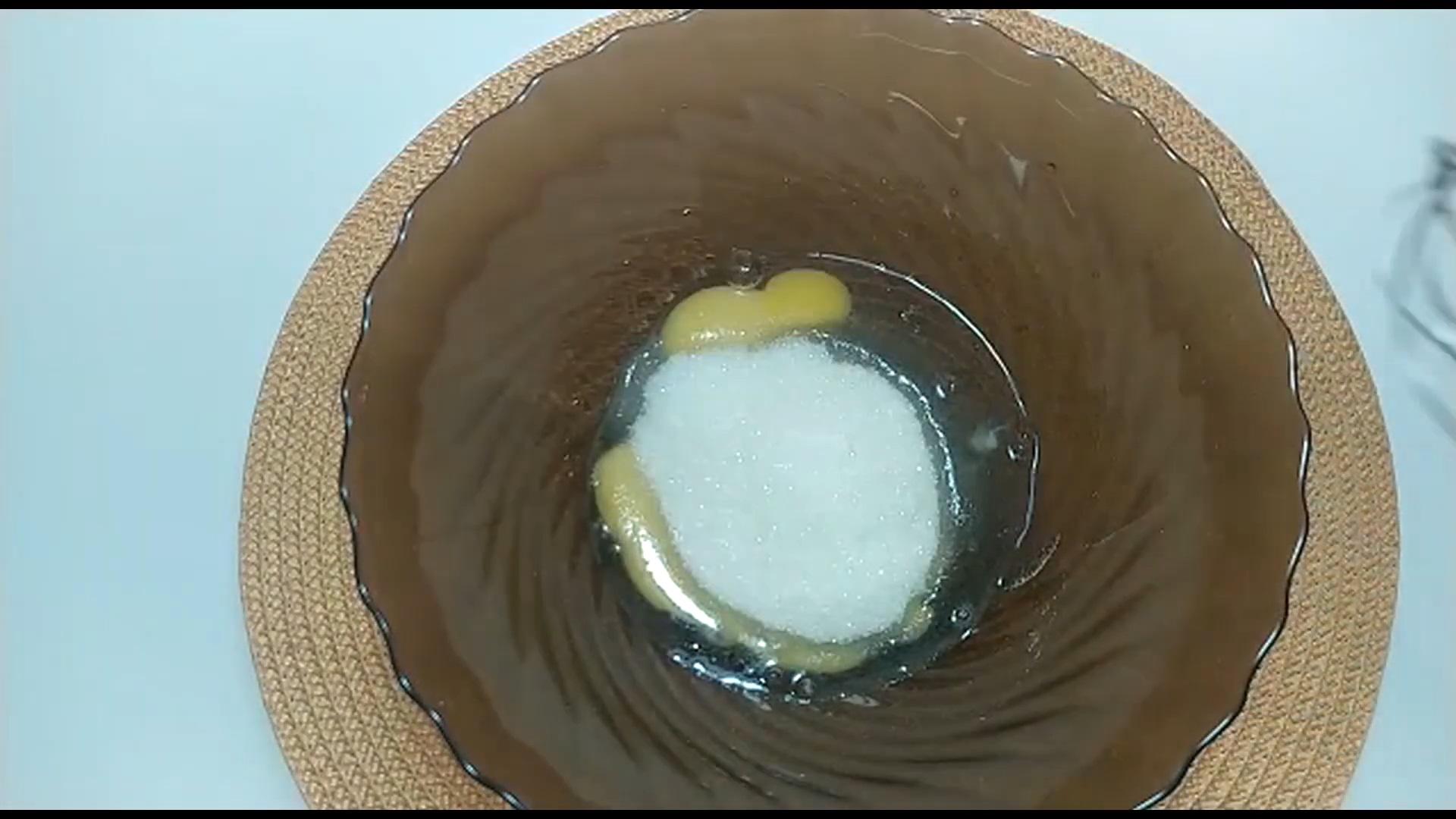 كعكات الشوكولاتة مع الحليب المكثف المغلي - الخطوة 2