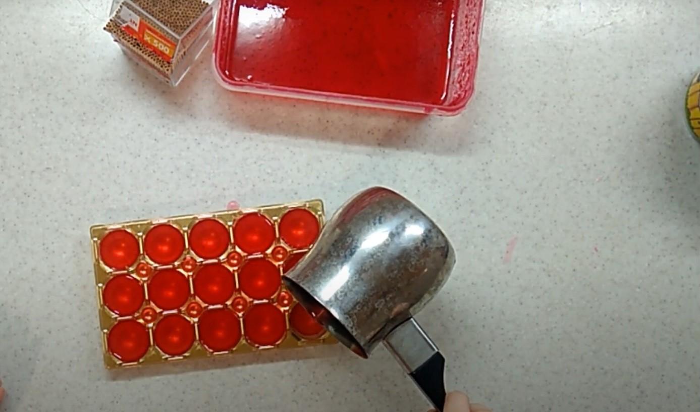 وصفة - مصاصات المربى: الطبخ مع الأطفال - الخطوة 3