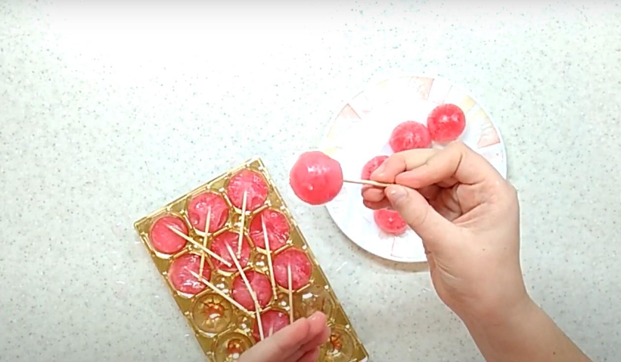 وصفة - مصاصات المربى: الطبخ مع الأطفال - الخطوة 6