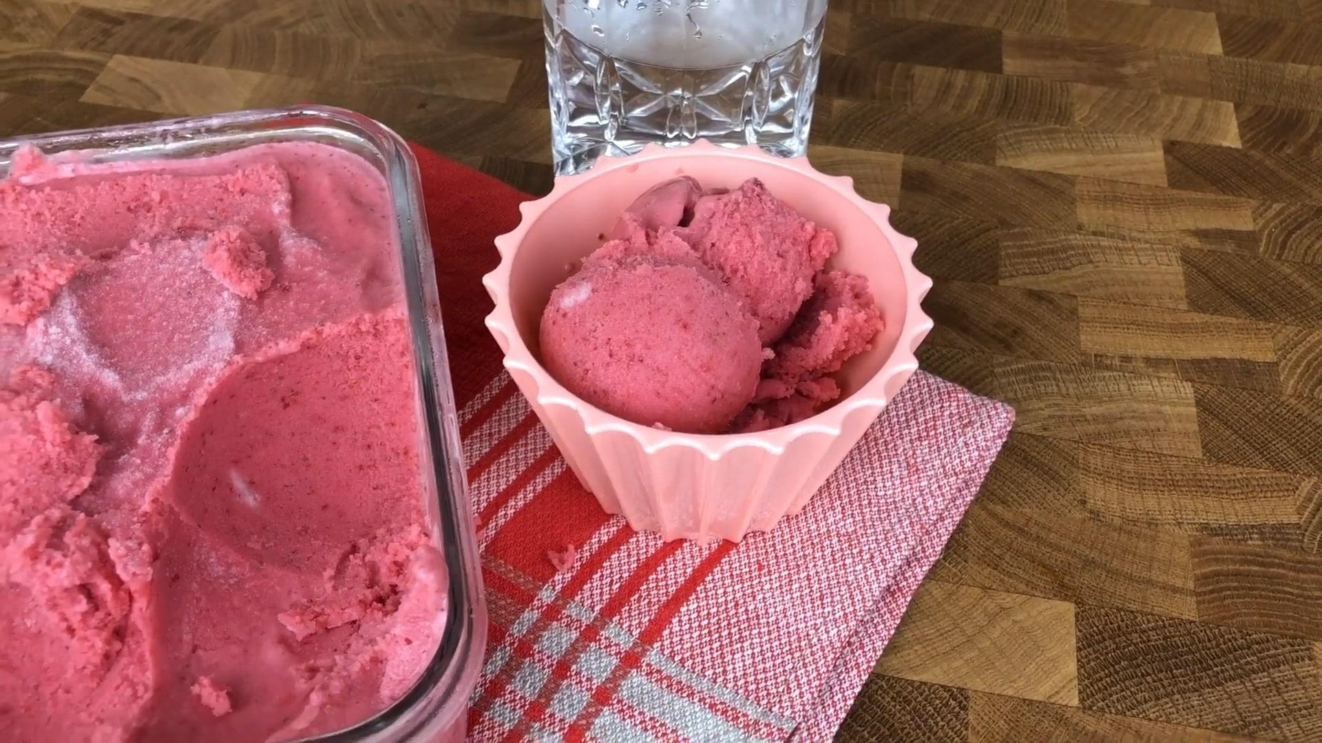 Recepta - Gelat de sorbet de maduixa - Pas 5