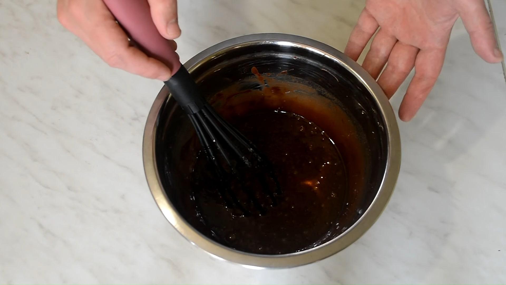 Opskrift på chokolade- og solbærmuffins - Trin 5