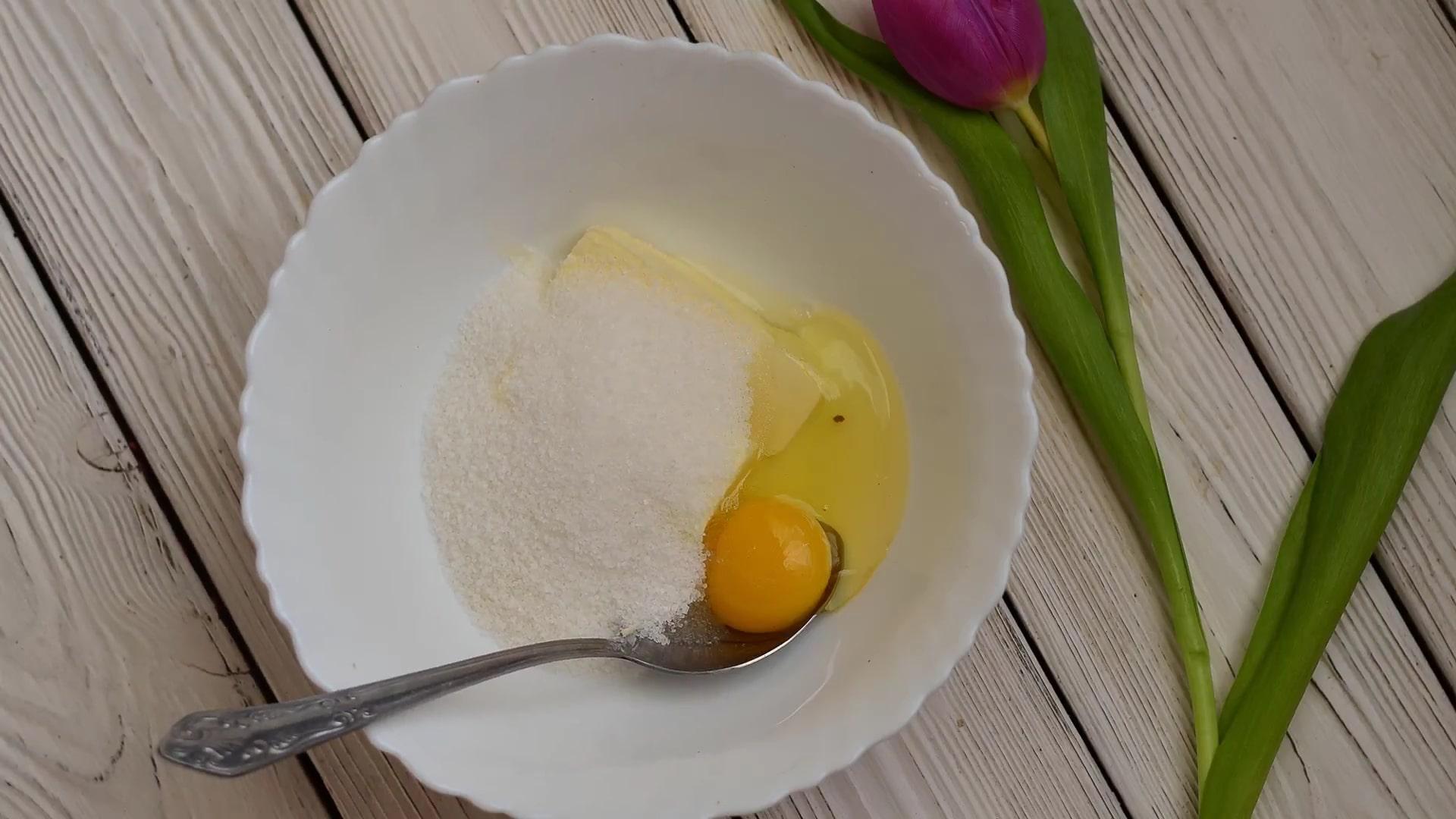 Opskrift - Blåbær- og mandelcheesecakemuffins - Trin 1