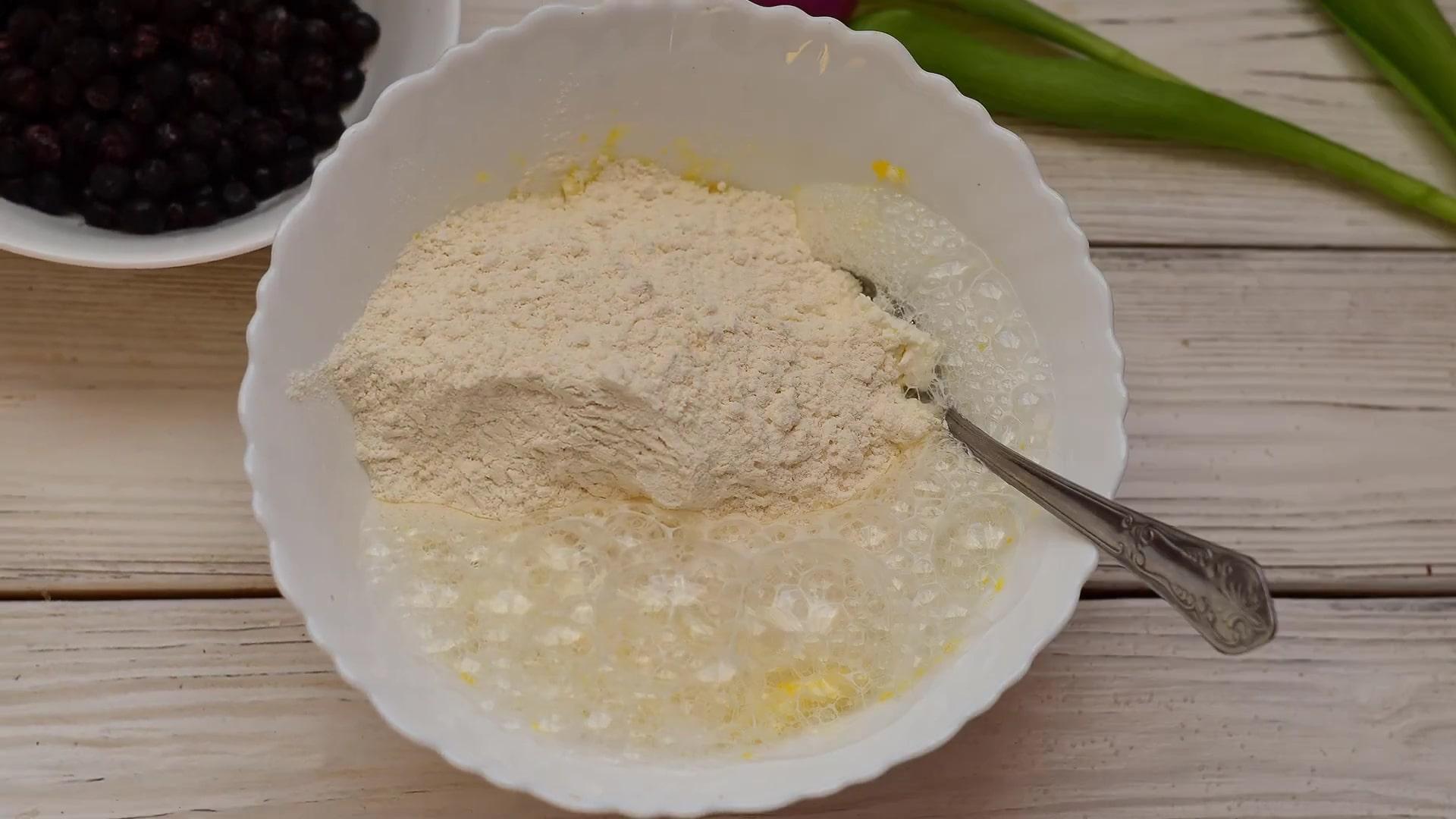 Opskrift - Blåbær- og mandelcheesecakemuffins - Trin 3