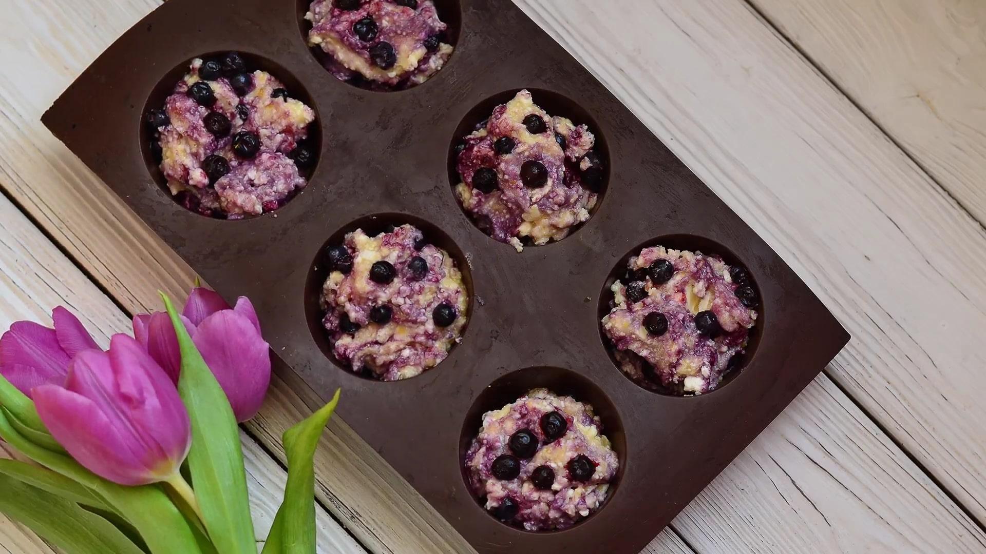 Opskrift - Blåbær- og mandelcheesecakemuffins - Trin 5