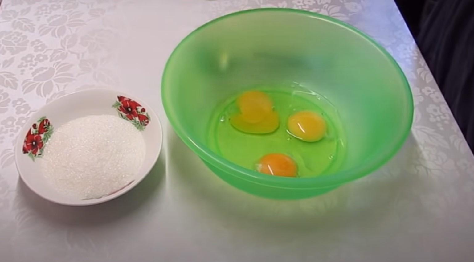 Opskrift - Ovnbagte kefirmuffins med rosiner - Trin 1