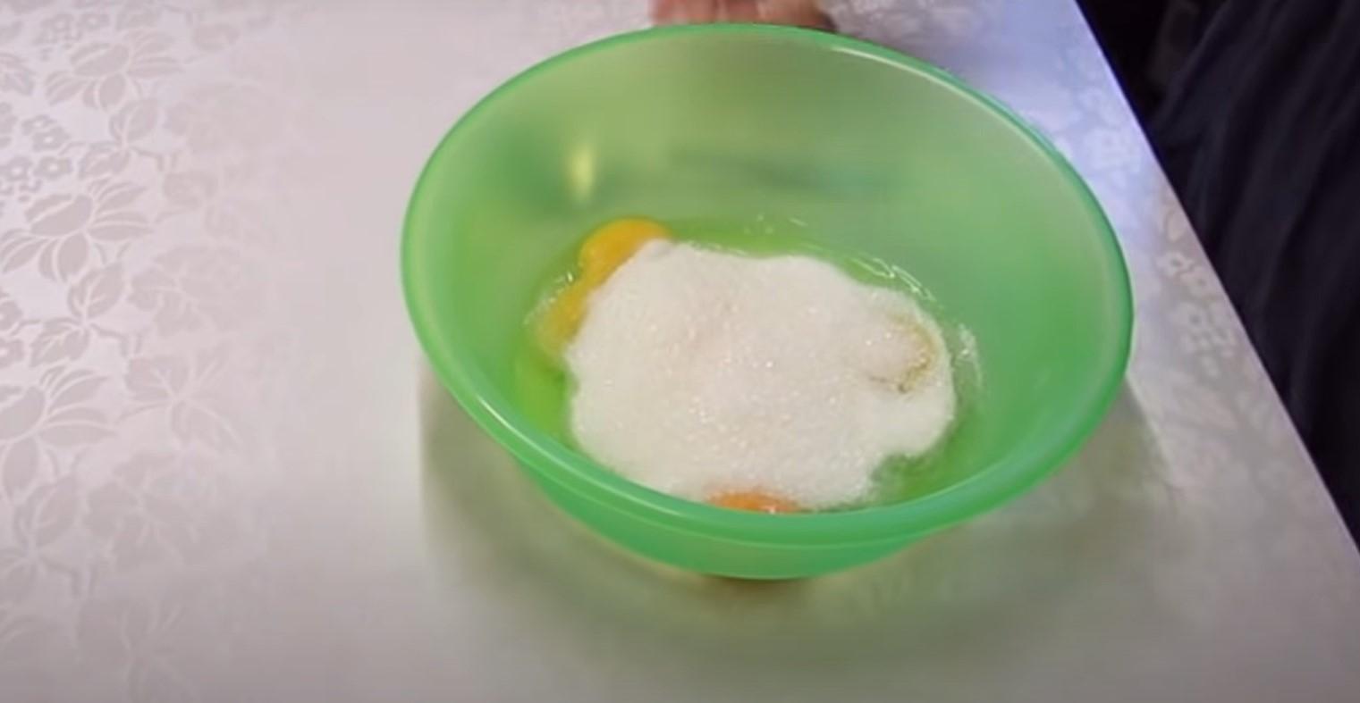 Opskrift - Ovnbagte kefirmuffins med rosiner - Trin 2