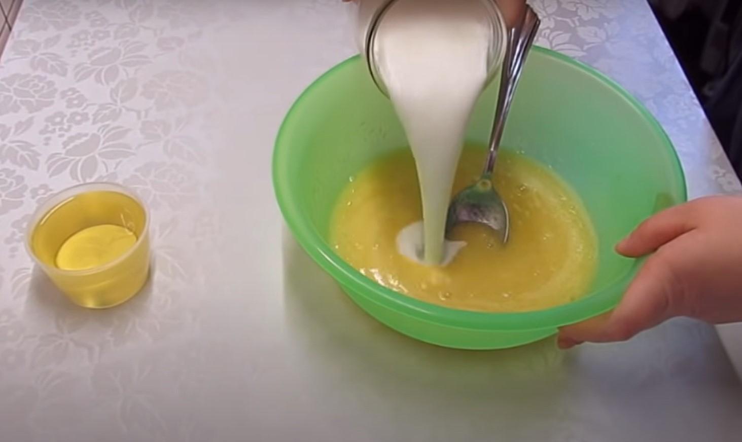 Opskrift - Ovnbagte kefirmuffins med rosiner - Trin 3