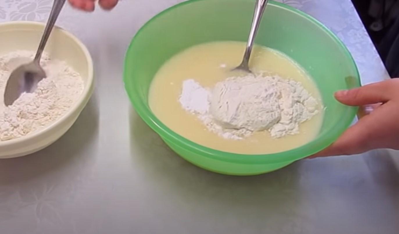 Opskrift - Ovnbagte kefirmuffins med rosiner - Trin 6