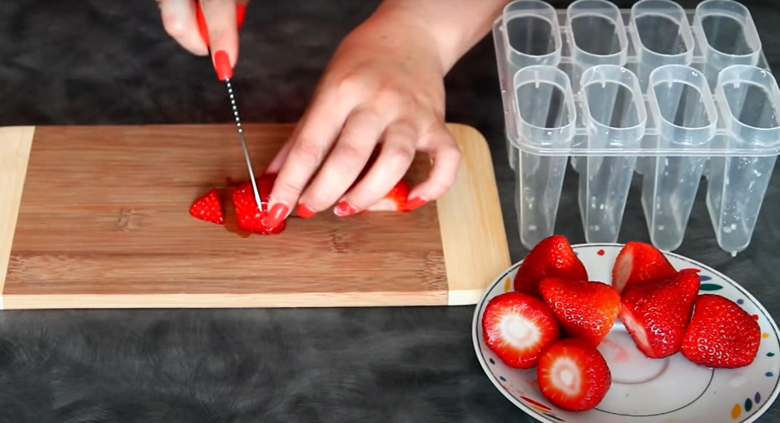 وصفة - مصاصات الفاكهة مع قطع الفاكهة - الخطوة 2