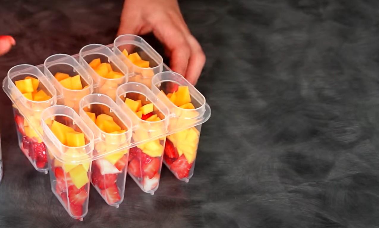 وصفة - مصاصات الفاكهة مع قطع الفاكهة - الخطوة 5