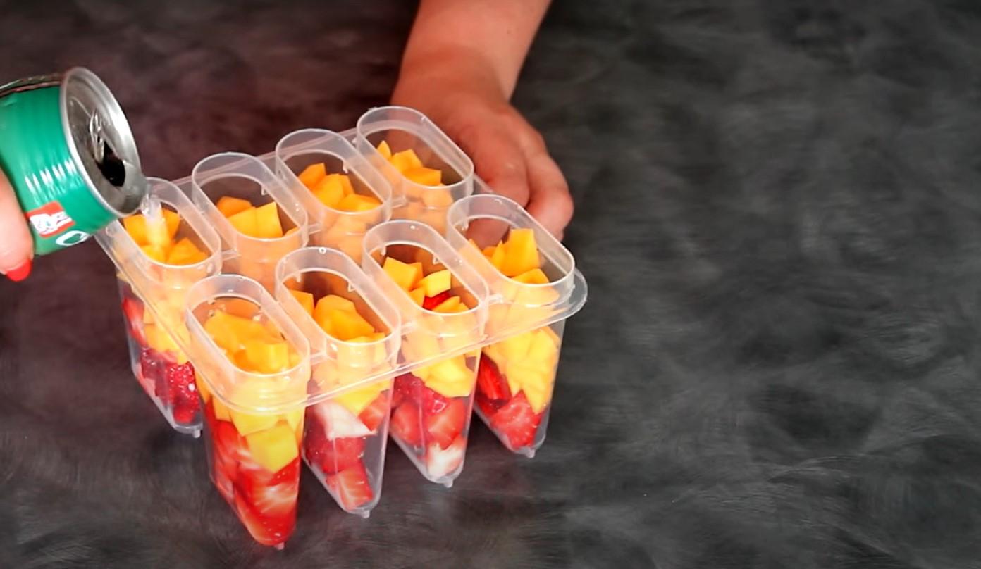 وصفة - مصاصات الفاكهة مع قطع الفاكهة - الخطوة 6