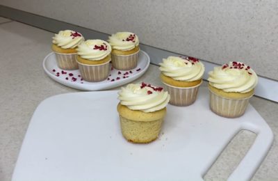 كب كيك الفانيليا - الخطوة 12