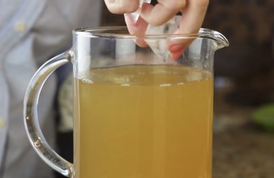 عصير الليمون والزنجبيل محلي الصنع - الخطوة 9