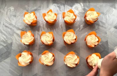 كب كيك الجزر بالكراميل المملح - الخطوة 13-2