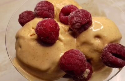 آيس كريم كريم بروليه منزلي الصنع - صورة