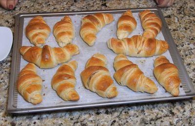 كرواسون من عجينة الباف باستري بدون حشو - صورة