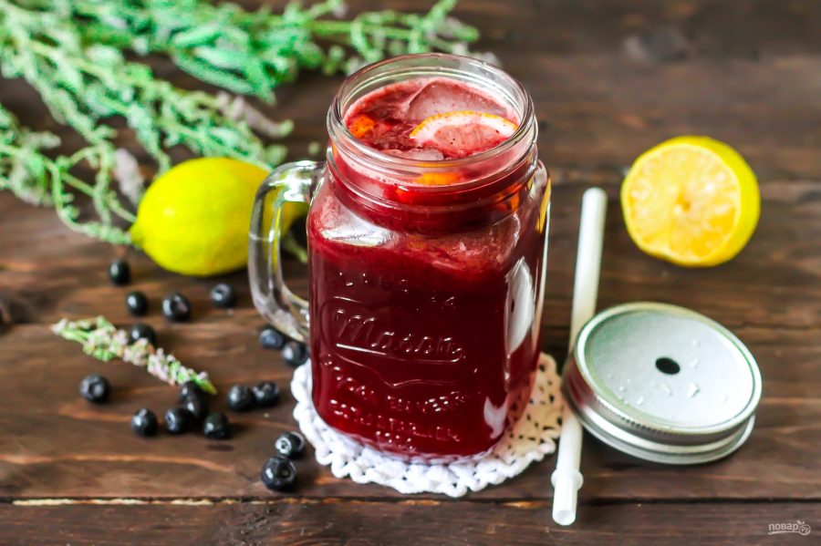 Quels types de limonade existe-t-il ? Limonade aux myrtilles. Photo.