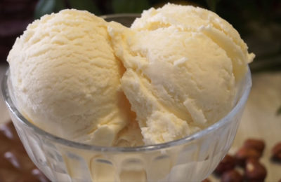 Eiscreme aus Kondensmilch und Sahne – Foto