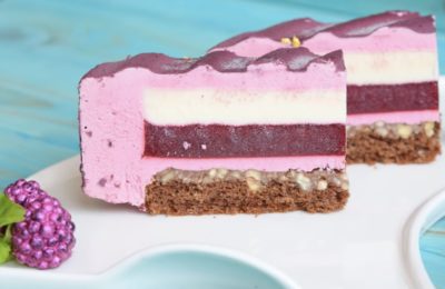 Brombærbrownie-moussekage - foto