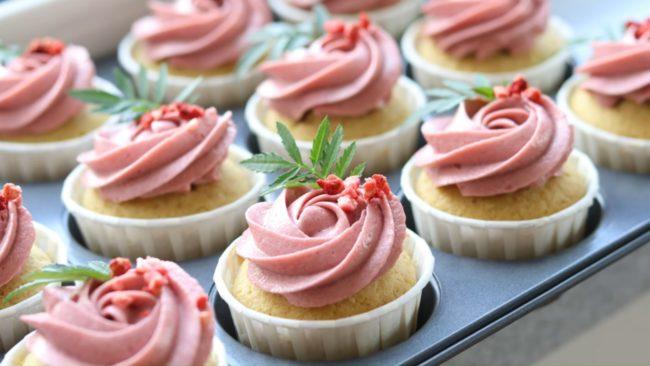 Erdbeer-Cupcake-Dekorationsideen – Foto 12