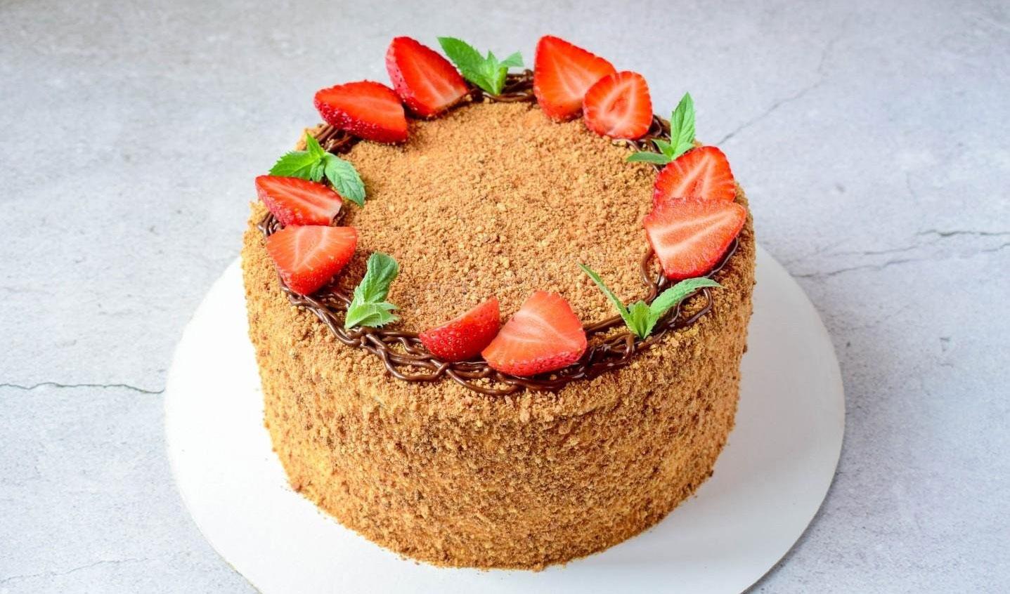 Gâteau au miel et aux fruits