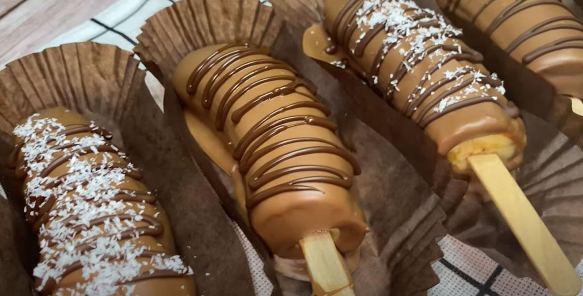 Recepta pas a pas per fer plàtans coberts de xocolata