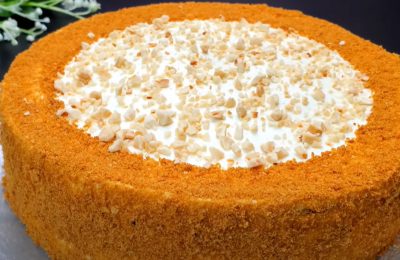 كعكة العسل "ريزيك": وصفة كلاسيكية خطوة بخطوة