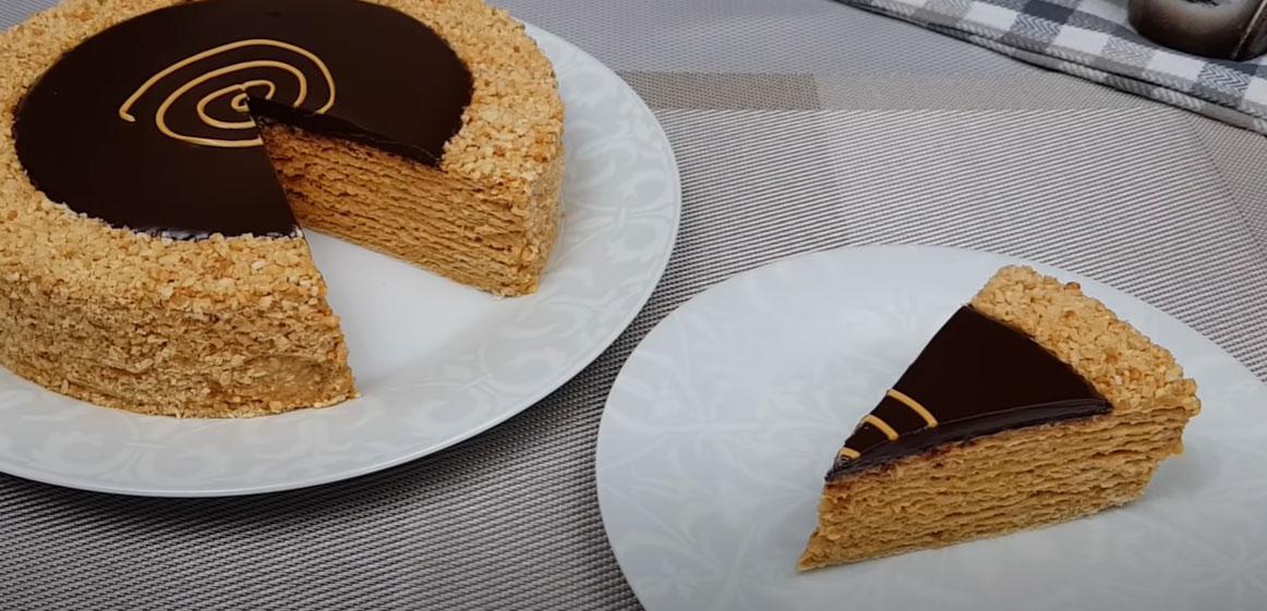 Pastís de gofre fet amb capes de pastís ja fetes