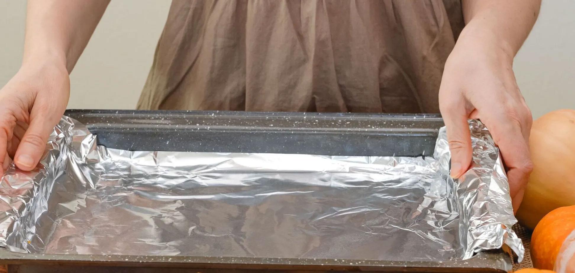 Es pot fer servir paper d'alumini en comptes de paper de forn?