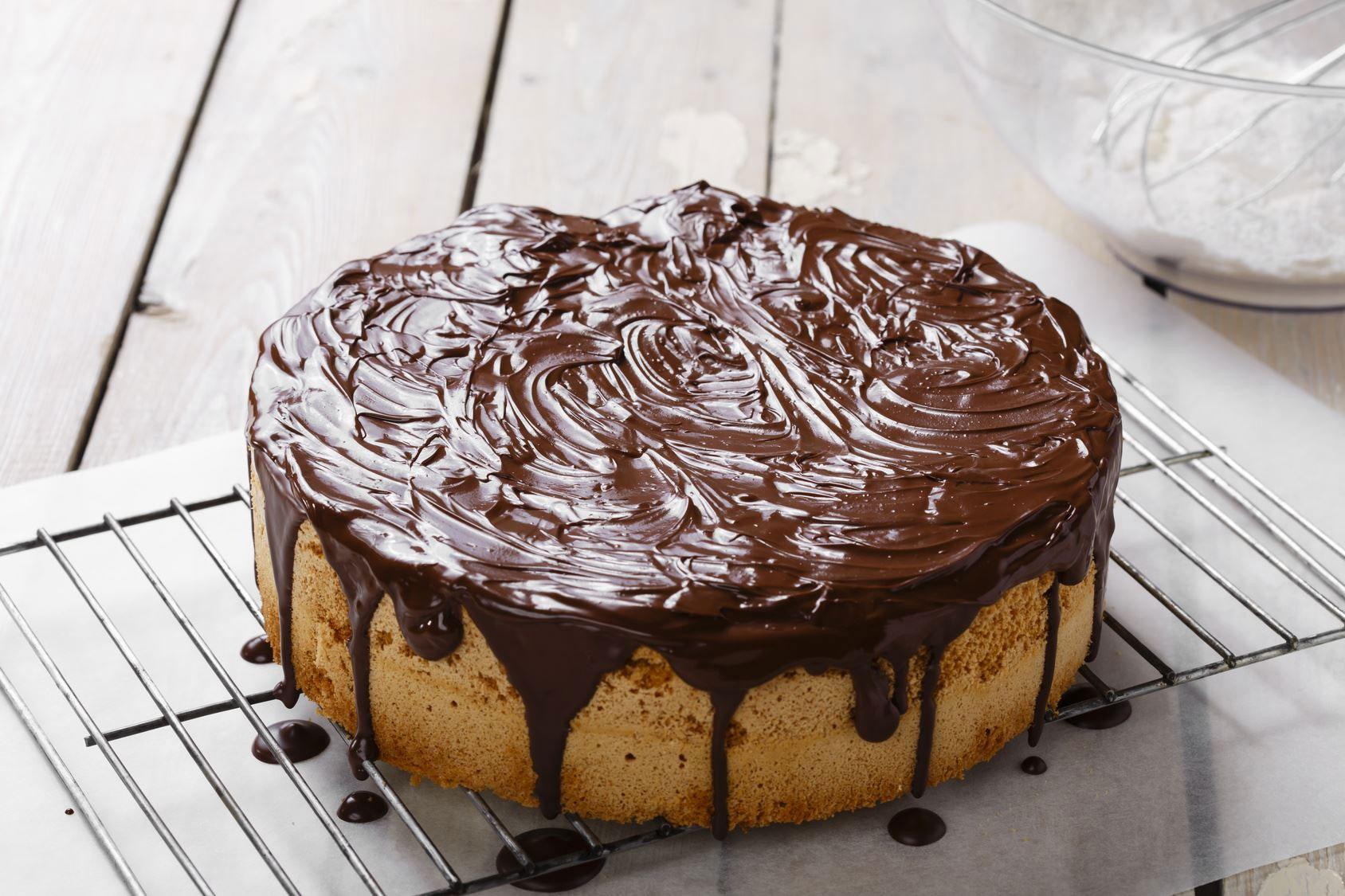 Ús de paper de forn en la fabricació de pastissos