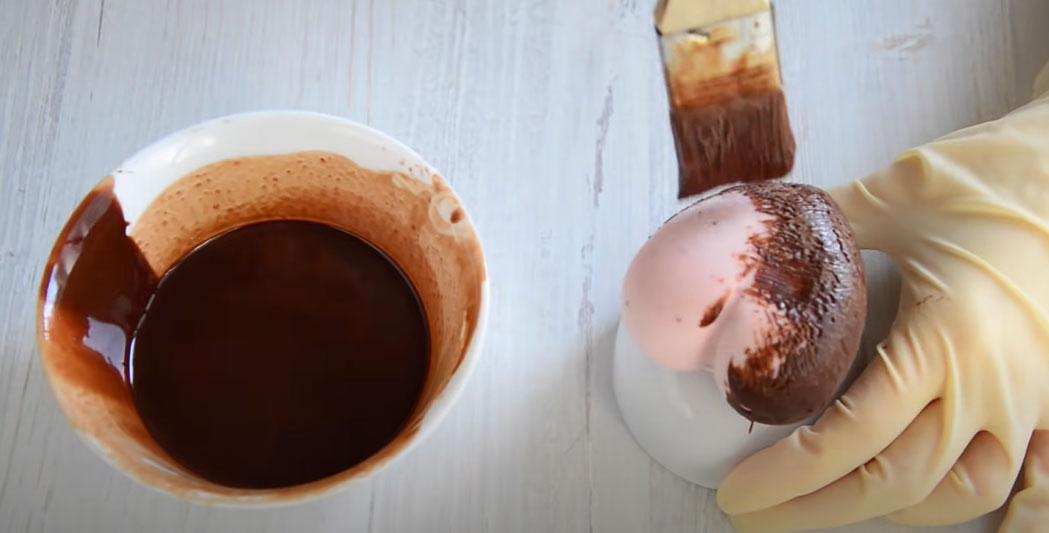 Cobertura de pastís de vellut amb una esponja - Pas 2