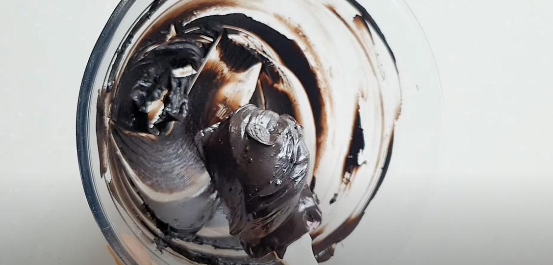 Preparació d'un glaçat de pastís negre sense colorant - Pas 3