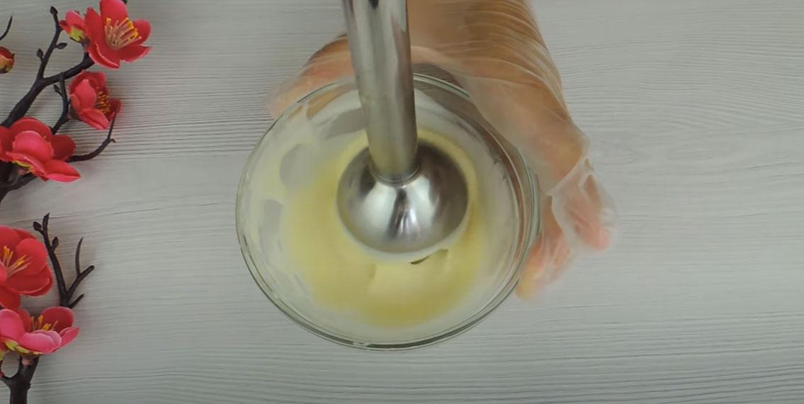 Ganache de colors amb xocolata blanca i mantega - Pas 5