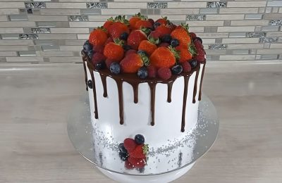 Com fer gotes de xocolata en un pastís