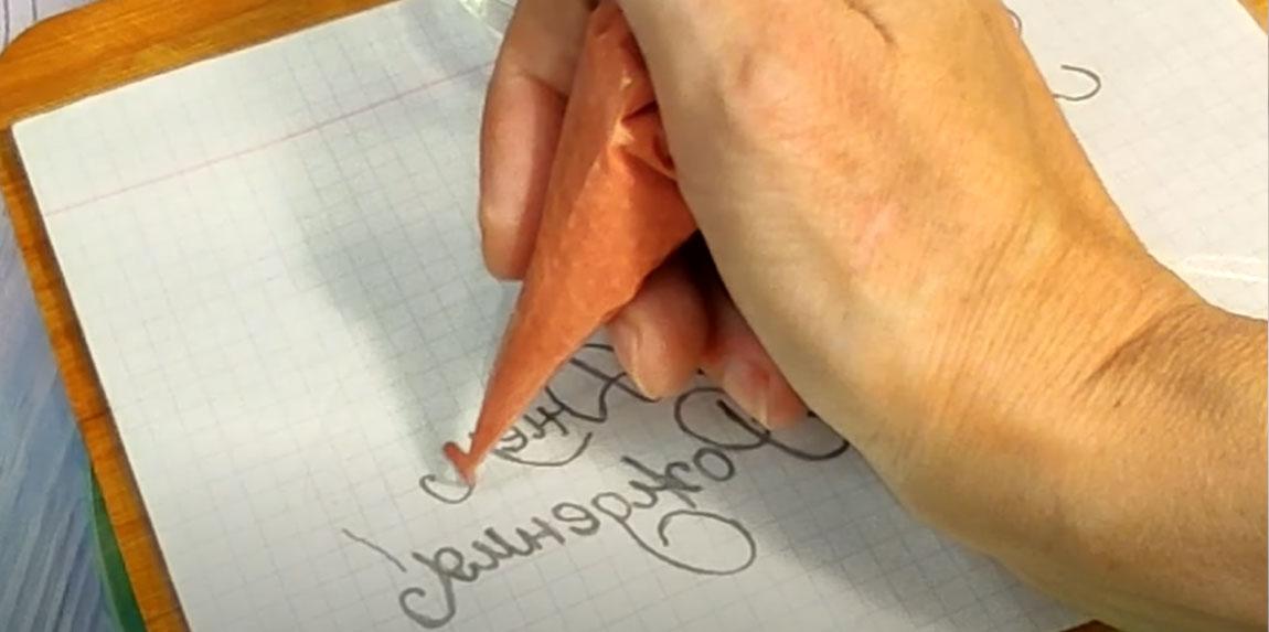 Instruccions pas a pas per crear lletres de xocolata sobre fondant - Pas 5