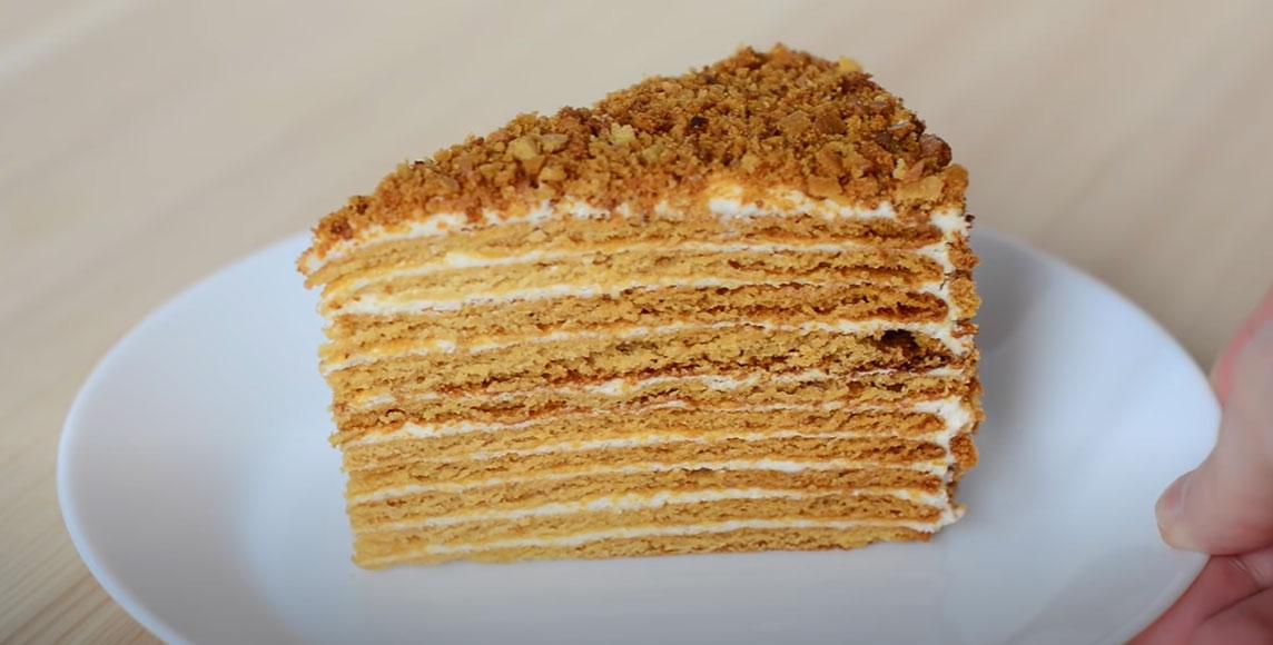 Gâteau Medovik classique, comme en URSS