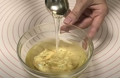 Eine Schritt-für-Schritt-Anleitung zur Herstellung von Invertzuckersirup mit Fotos zu jedem Schritt.