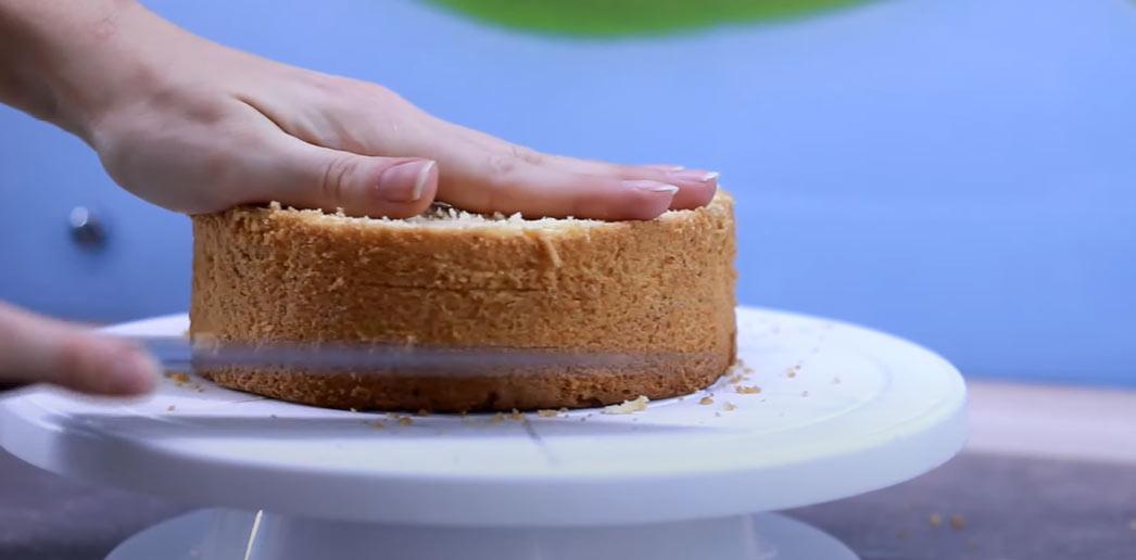 Enfilar el pastís de pessic - pas 2