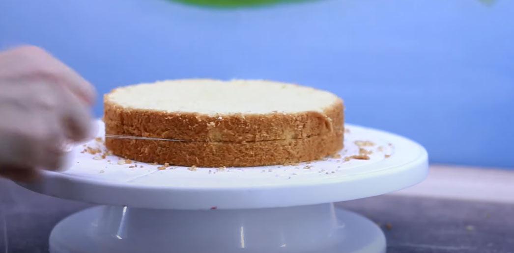 Enfilar el pastís de pessic - pas 4