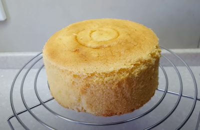 كيكة إسفنجية مع صفار البيض: وصفة بسيطة خطوة بخطوة