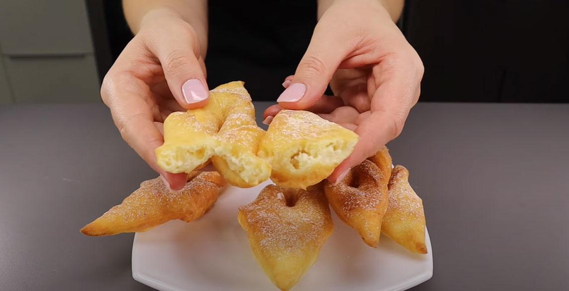 brossa esponjosa amb crema agra i ous